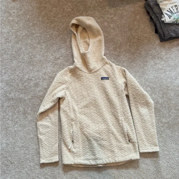 Cream Patagonia hooded sweater - Picture 1 of 3